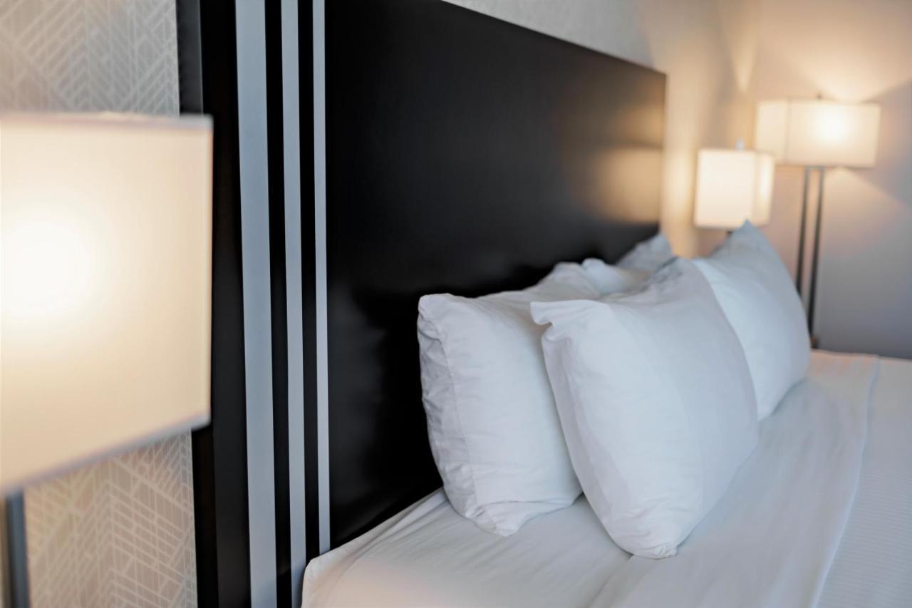Park Inn By Radisson Edmonton Airport Leduc Exterior photo